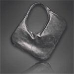 Le sac armure cuir seventies